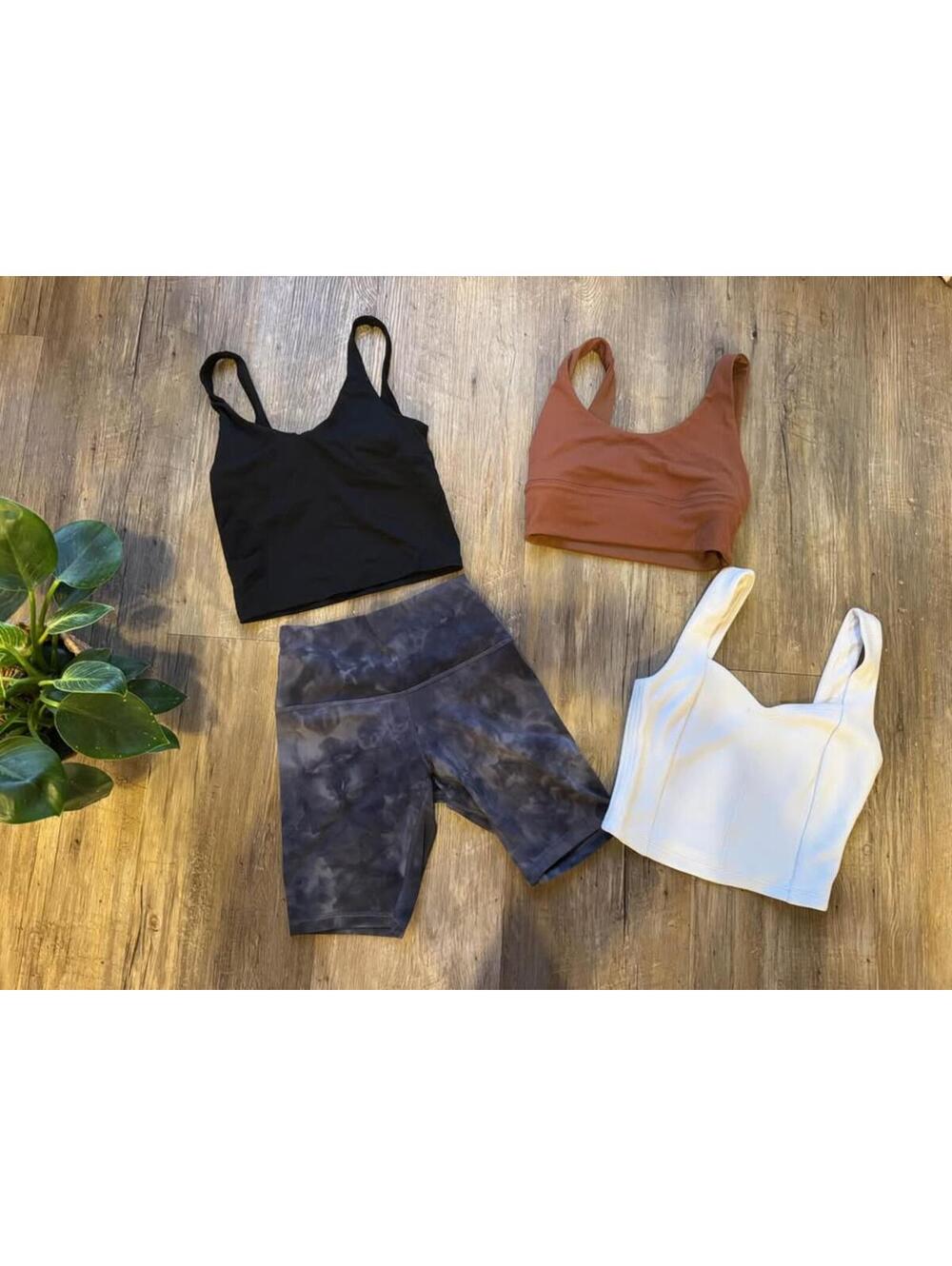 Lululemon Lot of 4 Pieces Sports Bras Biker Shorts Sz 4